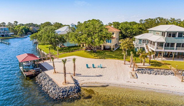 Delightful escape on the sound with beach access, dock, furnished deck, and WiFi
