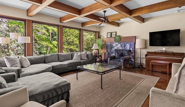 Delightful estate with in Alexandria - 7 bedrooms