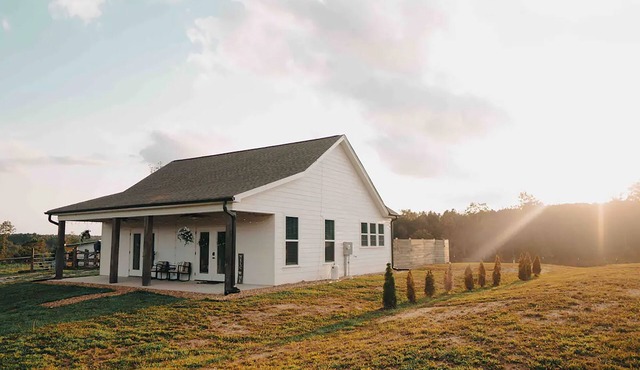 Delightful Farmhouse With Beautiful Mountain View