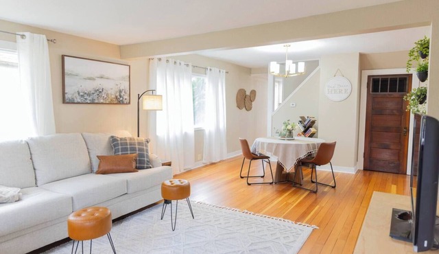 Delightful Four Bedroom Home near Downtown