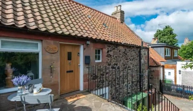 Delightful Garden Upper Cottage in Oldhamstocks