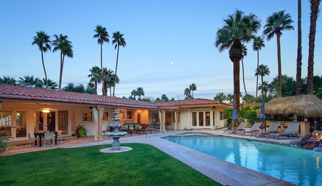 Delightful Gated Estate with Tiki Bar and Pool!