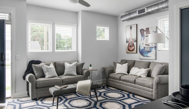 Delightful Getaway! Free Parking, Mins To Broadway!