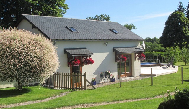 Delightful gite in La Graffeuille with exclusive use of swimming pool & hot tub