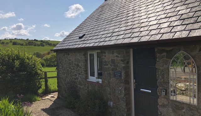Delightful Granite Barn in the Cornish Countryside