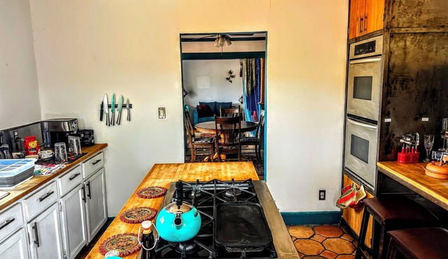 Delightful gypsy bungalow located in the bewitching mountain village of Madrid!