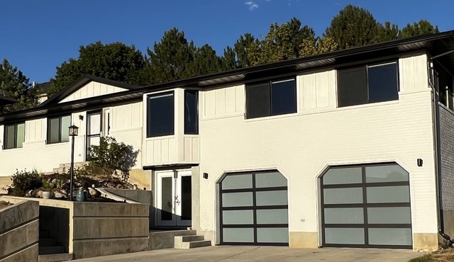 Delightful home with AMAZING space and views