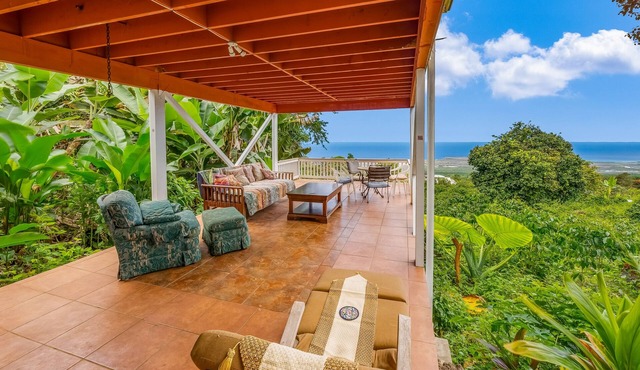 Delightful island escape w/furnished deck, hot tub, ocean views, & kitchenette