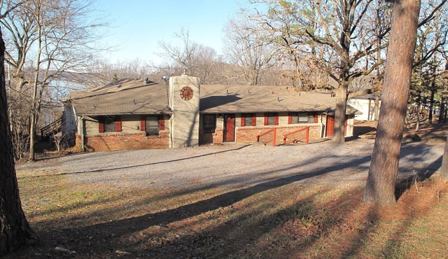 Delightful Lake Tenkiller Vacation Home