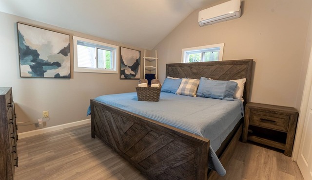 Delightful Lake View Cabin in Alton Bay Now featuring Lake Access, AC/TV/WiFi