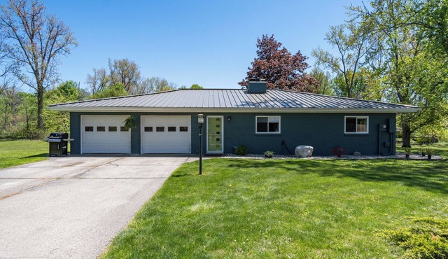 Delightful Loon Lake Retreat