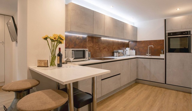 Delightful Modern Apartment in Old Town Swindon