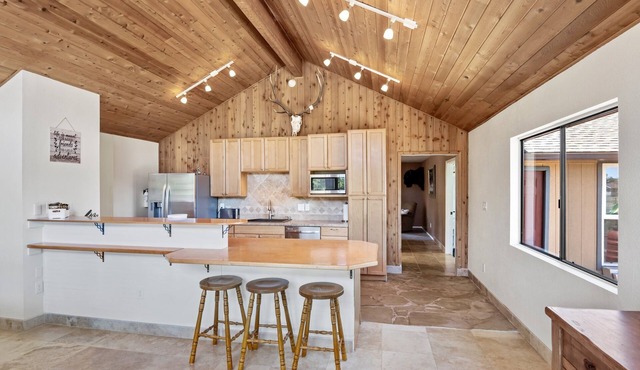 Delightful Mtn Paradise in Parks @ theHeart of Northern AZ!!