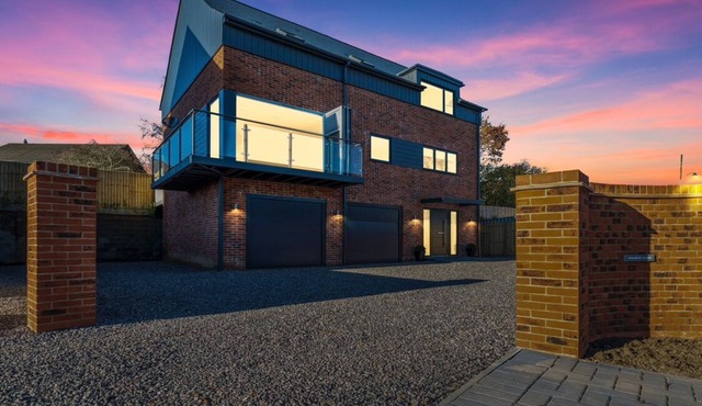 Delightful newly built 4-bedroom detached house