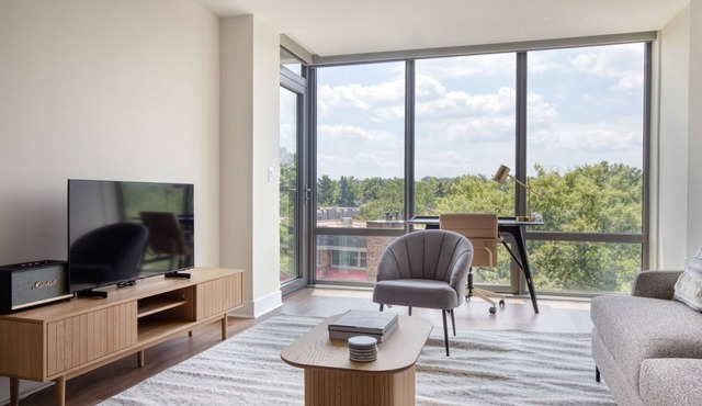 Delightful Pentagon City 1BR w/Pool & Gym, nr Downtown, by Blueground