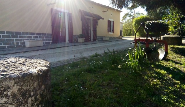 Delightful property consisting of a 4 bedroom house and separate cottage for 2.