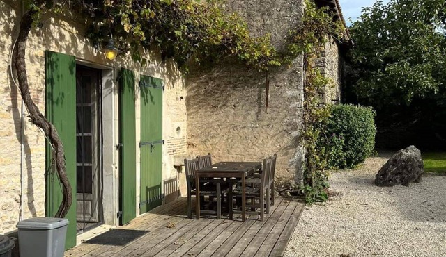 Delightful property, large garden, heated pool, great place for a family holiday