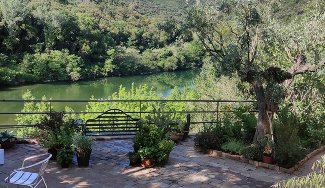 Delightful Riverside Apartment with River Views, The Lower