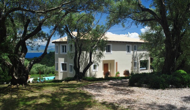 Delightful Secluded Villa Above Avlaki. Fabulous Views, Private Pool, A/C Wi-fi