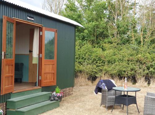 Delightful shepherd's hut in a rural location