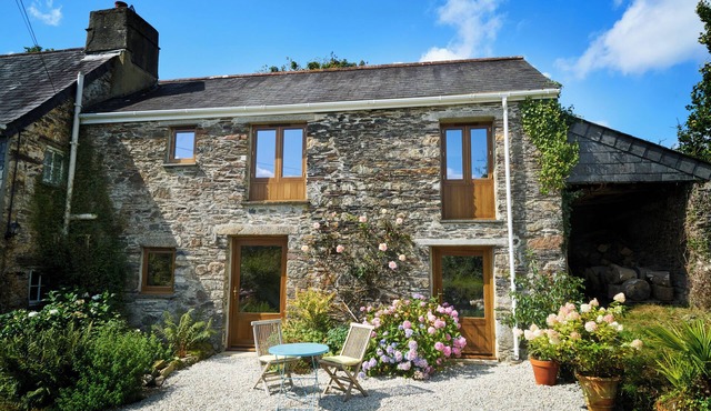 Delightful Swallows Barn - A cosy Rural Retreat set in 2.5 acres of parkland