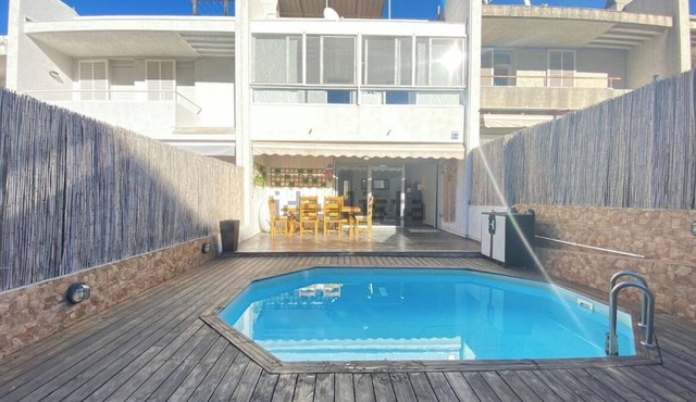 Delightful townhome with family pool in Vallpineda, near Sitges, Barcelona