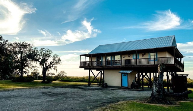 Delightful Top Cabin with Amazing Views from the Deck in Louisiana