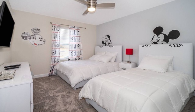 Delightful Townhouse 4Beds/3Bath/Pool/18Min From Disney