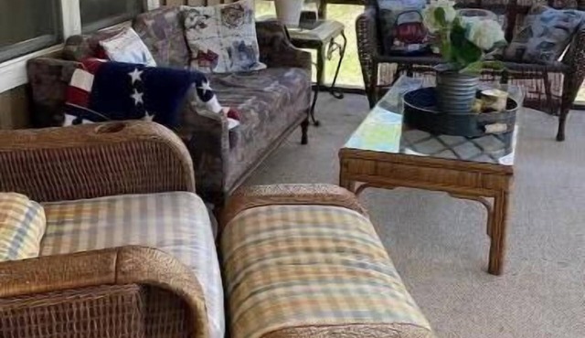 Delightful Two Bedroom Vacation Home on River Side