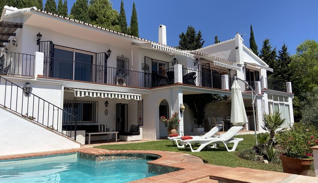 Delightful villa with stunning views and peaceful gardens close to Mijas Pueblo