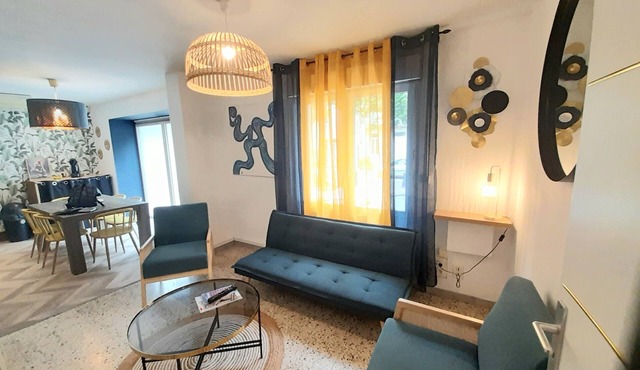 Delightful village house at the foot of the Alpilles mountains.