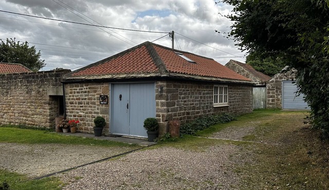 Delightfully Converted 1 bed 19th century cottage