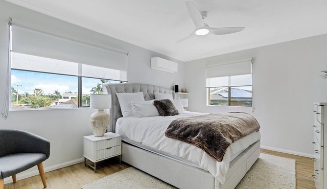 Delightfully Modern, Newly Renovated Apartment