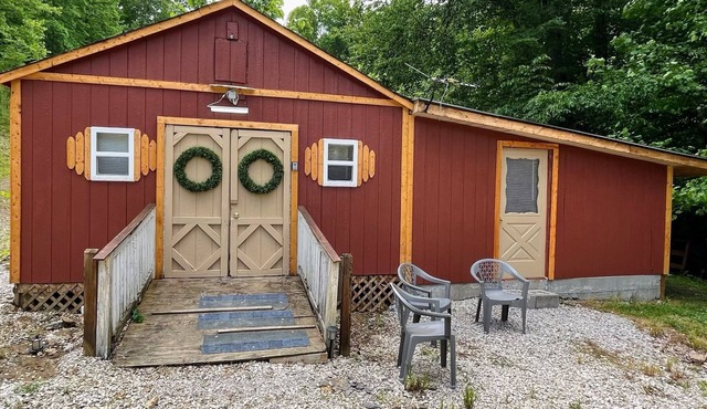Delightfully secluded 1 bed and a loft for extra space. TV and DVD player.