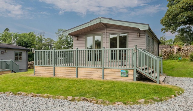Dell Lodge - a holiday lodge that sleeps 2 with an en-suite