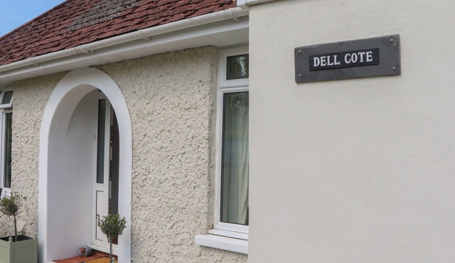 DELLCOTE, pet friendly, with open fire in Yelverton