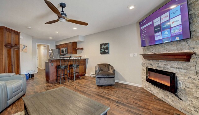 Dells Lakefront Escape - Couples or Families