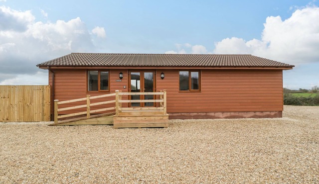 DELPHINE LODGE, MEADOW VIEW LODGES, pet friendly in Brean