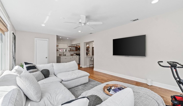 ★ Delray Beach Getaway w/Spacious Yard, Grill & Steps to Atlantic Avenue