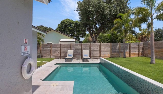 Delray Bungalow/3BR 2BA East Delray Pool Home