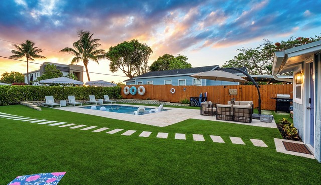 Delray Dual Homes Pool + Hot Tub Sleeps 11