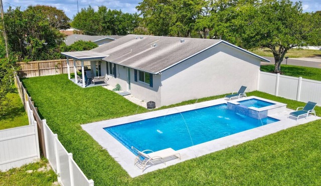 Delray Oasis: Pool + Hot Tub