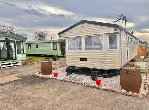 Delta, Bromley 4-Bedroom Located in Uddingston, Glasgow at Maryville Caravan Site
