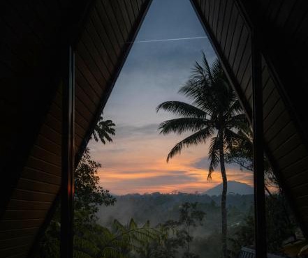 Delta Casa Ubud - A-Frame Jungle Retreat with Volcano View and Hot-Tubs