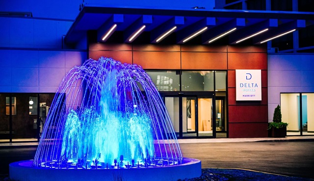 Delta Hotels by Marriott Cincinnati Sharonville