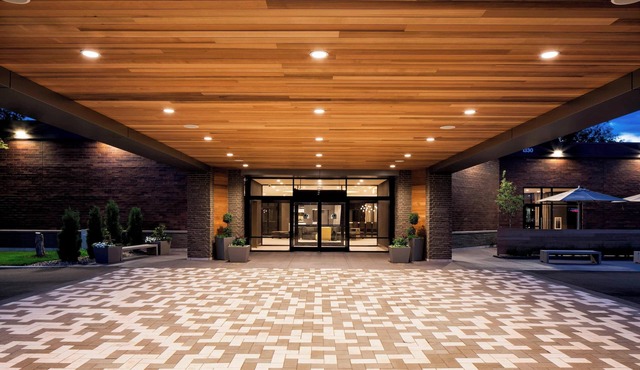 Delta Hotels by Marriott Minneapolis Northeast