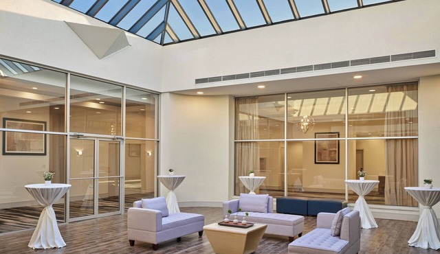 Delta Hotels by Marriott Chicago Willowbrook