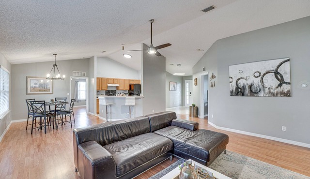 Deltona Retreat w/Yard + Grill: Pets Welcome!