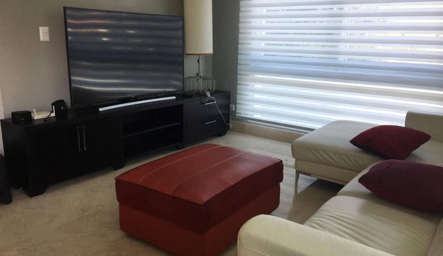 Deluxe apartment on 2nd level dof 10 story building