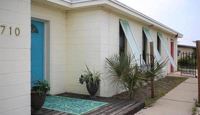 DeLuna House by Pensacola Beach Properties